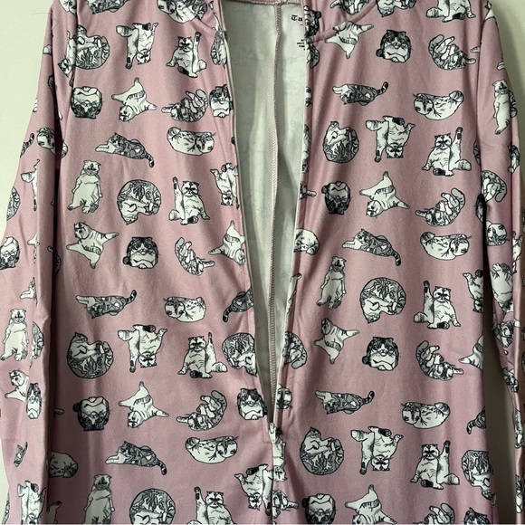 NWT Taylor Swift Cat Pattern Onesie Pajamas, Pink - Picture 4 of 13